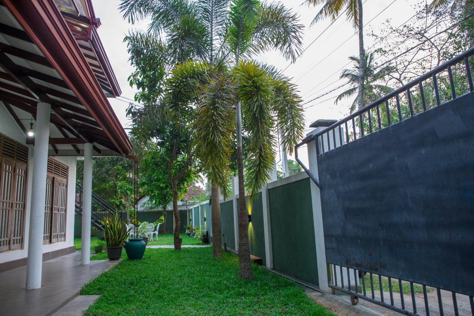 C Son Villa Bentota Exterior foto